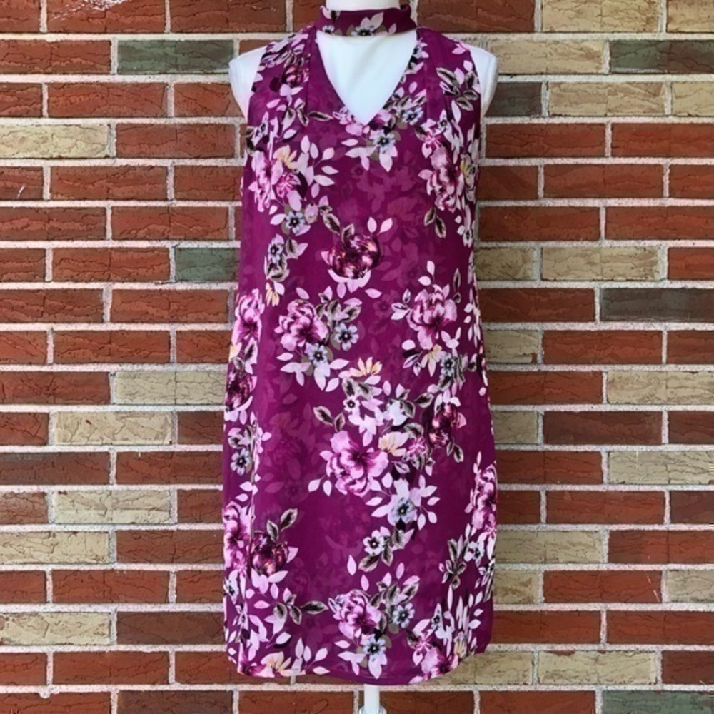 White House Black Market Floral Keyhole Purple White Sleeveless Dress 👗
